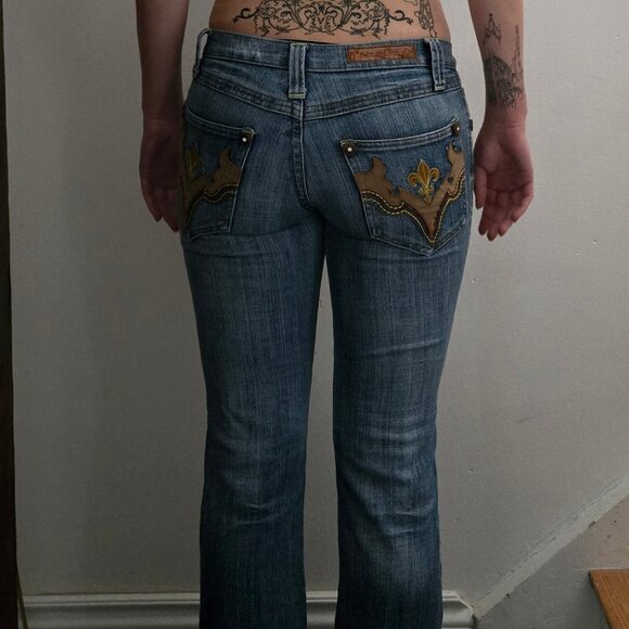 Y2K low rise flare jeans with patterned pockets - Picture 5 of 12